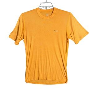 Patagonia Men’s Amber Athletic Base Layer Shirt Size M  Pullover Stretch Tee